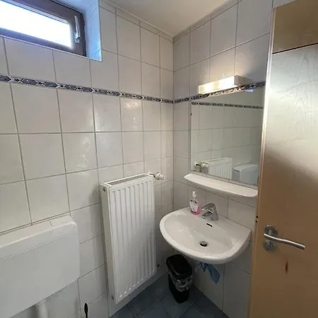 Zechmeister Apartment *